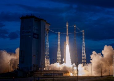 Ракета с украинским двигателем вывела на орбиты разведывательные спутники Франции