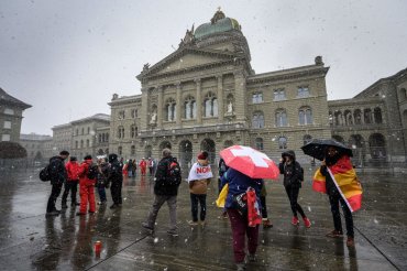 Жители Швейцарии поддержали на референдумы COVID-сертификаты для посещения общественных мест