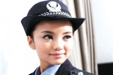 Китайской девушке дали срок за фото в полицейской форме