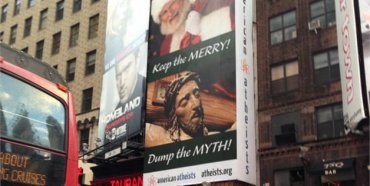 Атеисты в центре Нью-Йорка разместили рождественскую рекламу