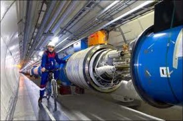 Ученые приостановили работу Большого адронного коллайдера до 2015 года