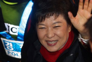 Президентом Южной Кореи избрали дочь бывшего диктатора