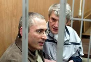 Суд сократил срок Ходорковскому и Лебедеву