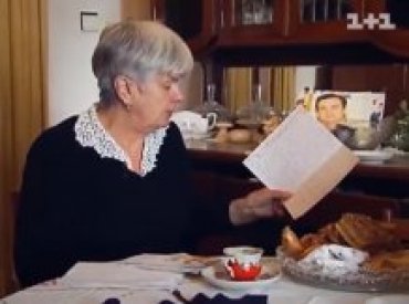 Мать Гонгадзе показала письма, которые ей пишет сын после своей смерти