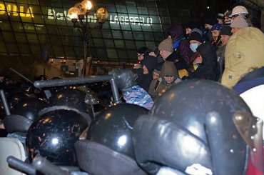 Власть заявляет, что в разгоне «Евромайдана» виновата оппозиция