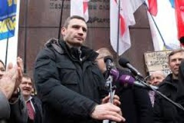 Кличко призвал украинские церкви бить в набат и звать людей на Майдан