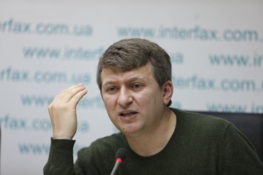 Политолог назвал ситуацию на Майдане государственным переворотом