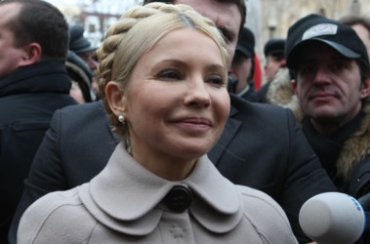 Тимошенко призывает ввести санкции против Януковича и его семьи