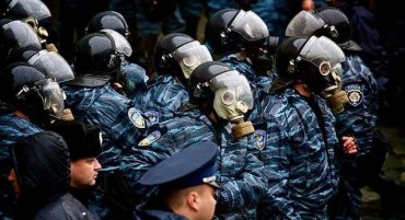 Голодных милиционеров, потерявших сознание на Евромайдане, привезли из Мелитополя в кузовах ЗИЛов