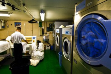 Создана первая универсальная «мужская» стиральная машина