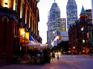 Владельцев ресторана в Канаде обязали выплатить $100 000 за унижения мусульман