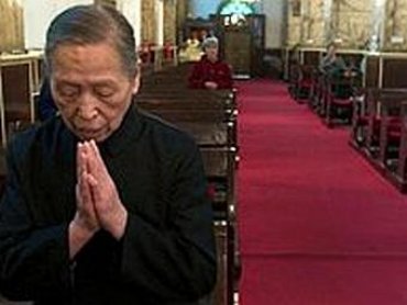 Власти Китая запретили хоронить католического епископа на католическом кладбище