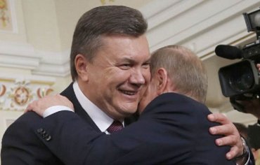 Валенса считает, что Янукович ведет хитрую игру с Европой и Россией