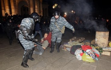 «Регионалы» предлагают принять закон о защите тех, кто разгонял Майдан
