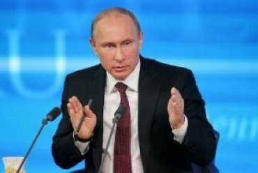 Путин десятый раз подряд назван политиком года в России