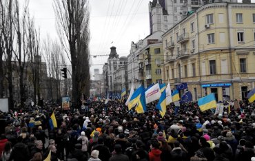 Большинство россиян считает, что украинцы вышли на Майдан под влиянием Запада