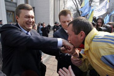 Евромайдан повысил рейтинг Януковича
