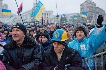 Оппозиция опять созывает украинцев на Народное вече