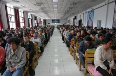 Христиан в Китае стало больше, чем коммунистов
