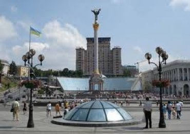 С Майдана уберут стеллу Независимости и стеклянные купола