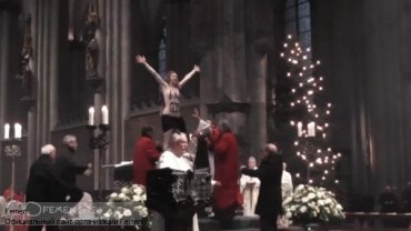 Активистку Femen оштрафовали на 1,2 тыс евро за акцию в Кельнском соборе