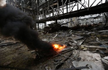 Донецкий аэропорт обстреляли с территории православного монастыря