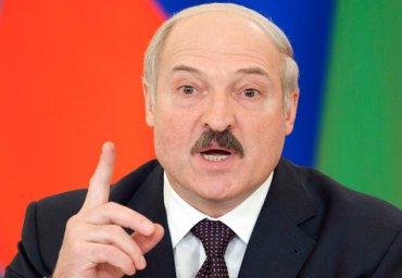 Лукашенко пригрозил Путину войной