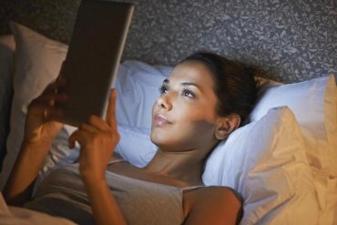 Чтение на iPad перед сном вредит здоровью