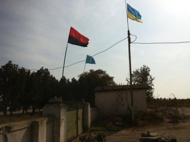 «Правый сектор» обиделся на крымских татар и отказался от блокады Крыма