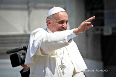 В Ватикане предлагают наказывать за критику папы Франциска отлучением от Церкви