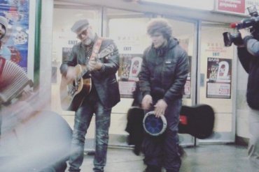 Гребенщиков спел в Киевском метро