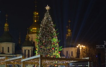 На главной елке Украины зажгли огни
