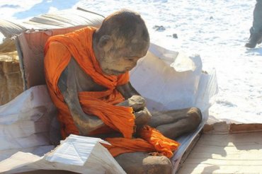 200-летняя мумия тибетского монаха – жива