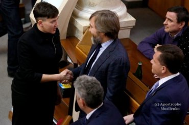 Савченко поддержала Новинского и пожала ему руку