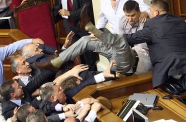 На корпоративе у Порошенко депутаты устроили две «шикарные драки»