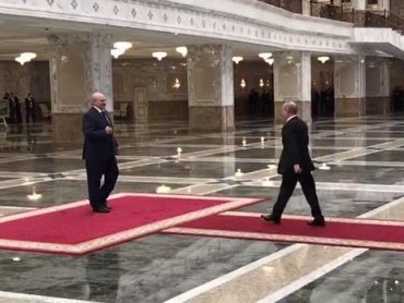 Путин пришел к Лукашенко на высоких каблуках