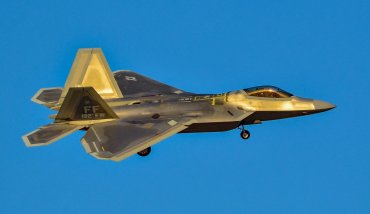 Смогут ли Россия и Китай победить американский истребитель F-22 Raptor?