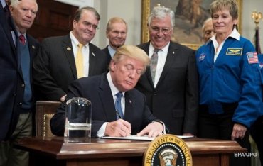Трамп отправляет астронавтов на Луну