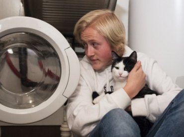 Кот выжил после 40 минут в стиральной машине