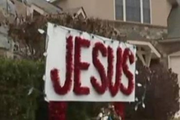 Табличка с надписью «Иисус» оскорбила американцев