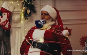 Дед Мороз взял в заложники Санта Клауса