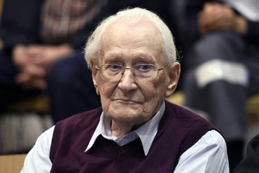 В Германии отправили в тюрьму 96-летнего «бухгалтера из Освенцима»