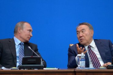 Назарбаев не верит, что Путин хочет «отхватить кусок Украины»