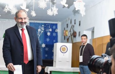 Блок Пашиняна сенсационно победил на выборах в Армении