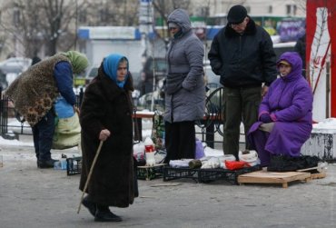 Власть грозится оставить украинцев без пенсий: казалось бы, куда хуже