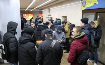 Сотні активістів заблокували вхід у ДФС через корупцію Мартинова на Одеській митниці (відео)