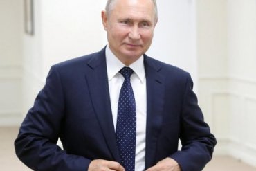 Путин снял запрет на нацистскую символику в России