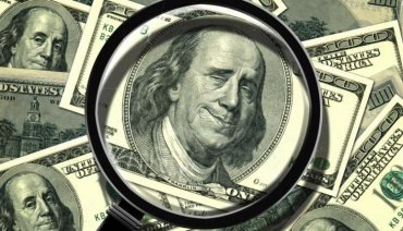 Черниговский суд оправдал подозреваемого в краже сувенирных долларов