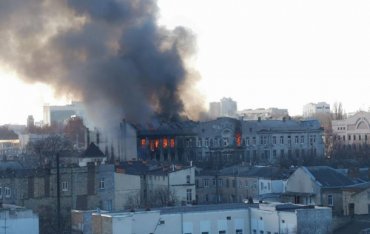 В центре Одессы горит многоэтажка