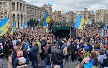 В Раде зовут украинцев на Майдан
